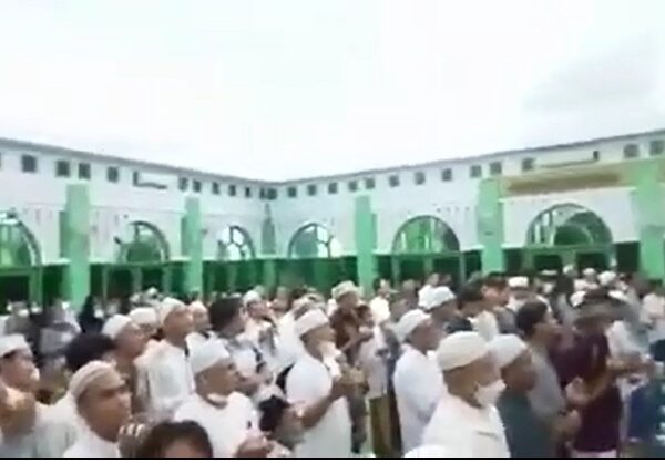 Peringatan isra miraj dimasjid Jami'Nurul Falah Rusun Petamburan berlangsung khidmat dan meriah